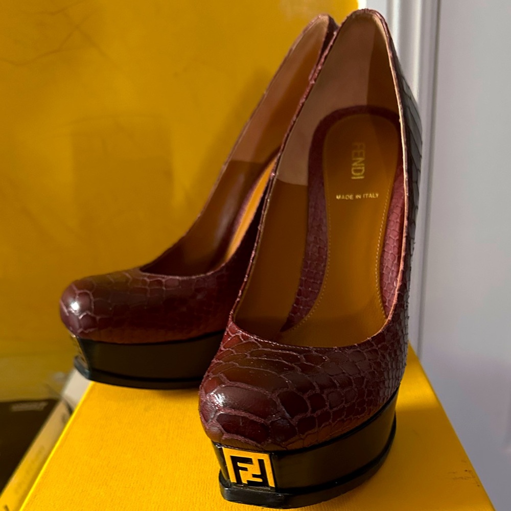 Fendi Burgundy Python Embossed Leather Platform Pumps Size 39 - Picture 2 of 5